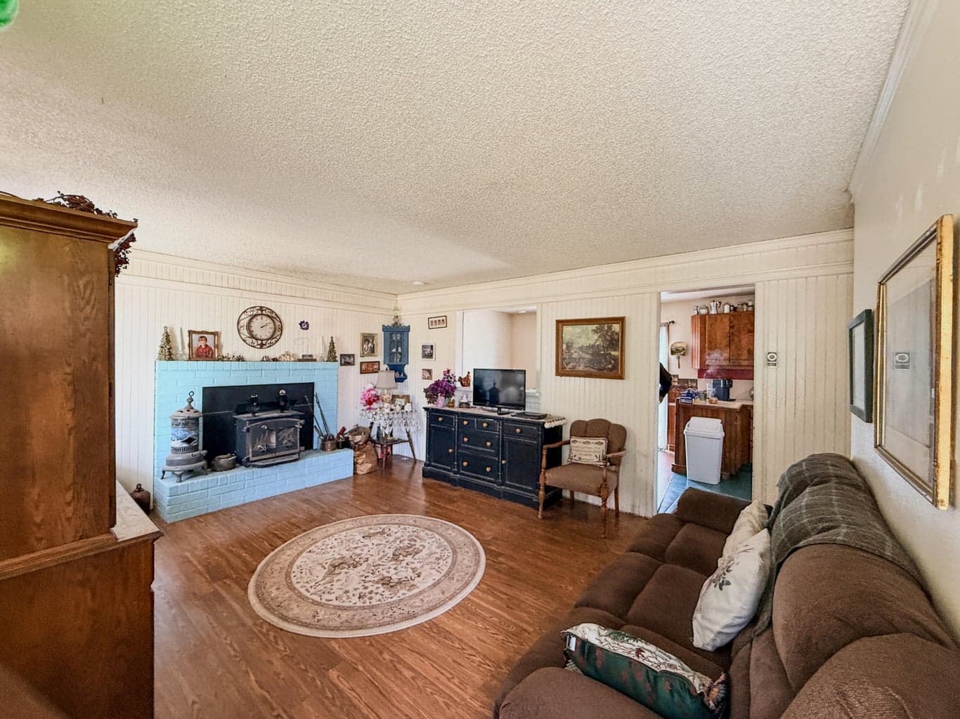 Photo of 2153 NE Sunset View Lane 9 of 20