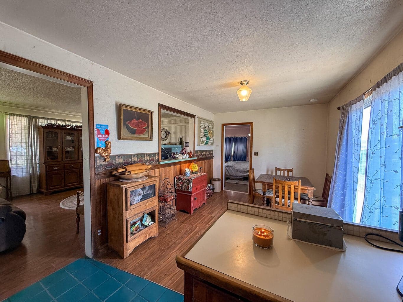 Photo of 2153 NE Sunset View Lane 15 of 20