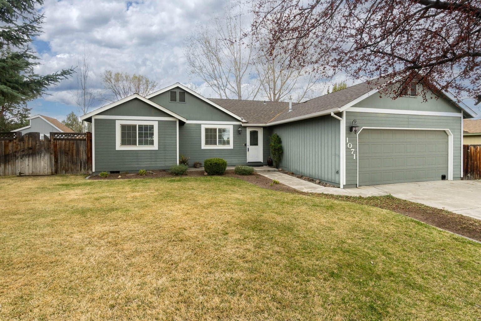Photo of 1071 Locksley 1 of 18