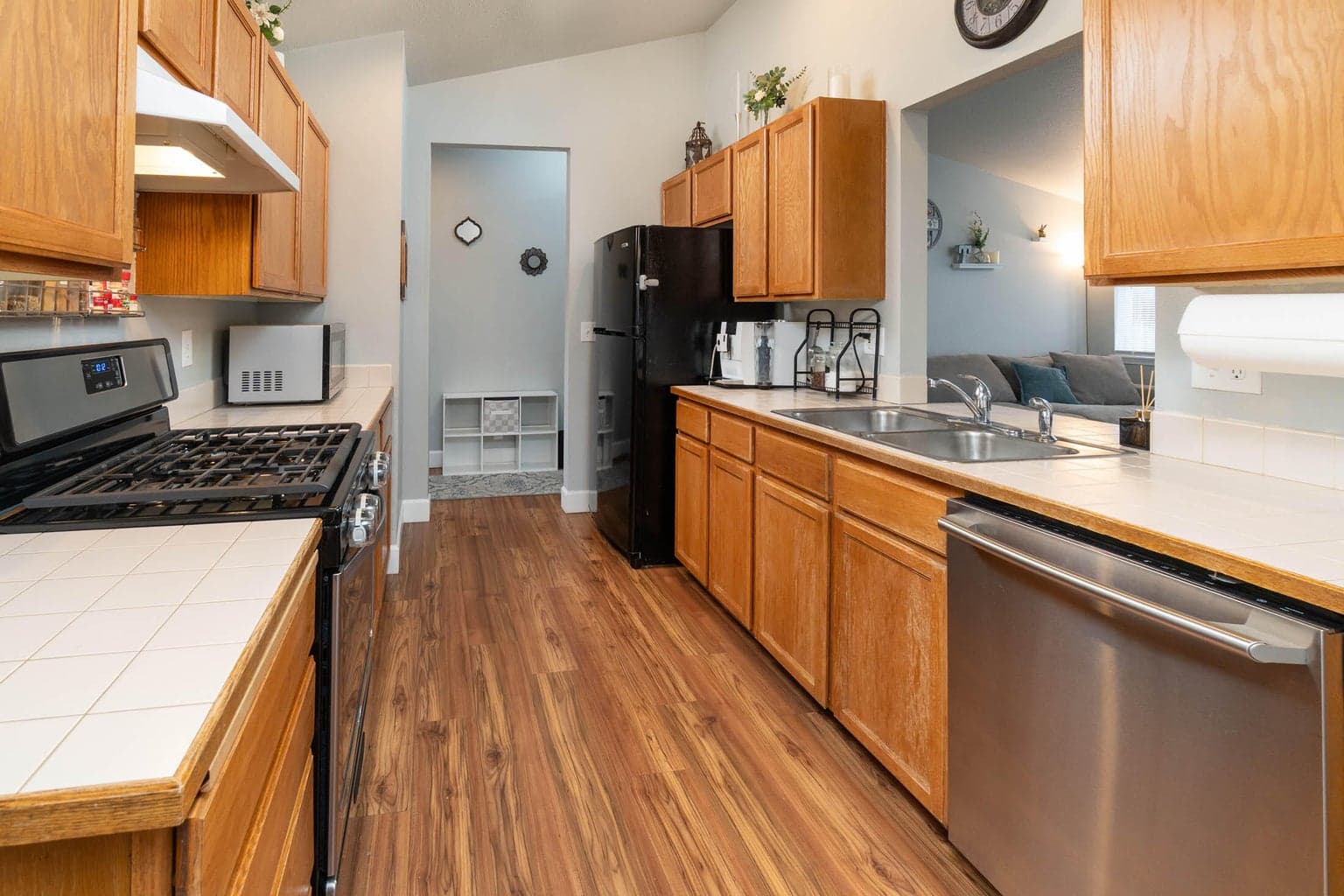 Photo of 1071 Locksley 4 of 18