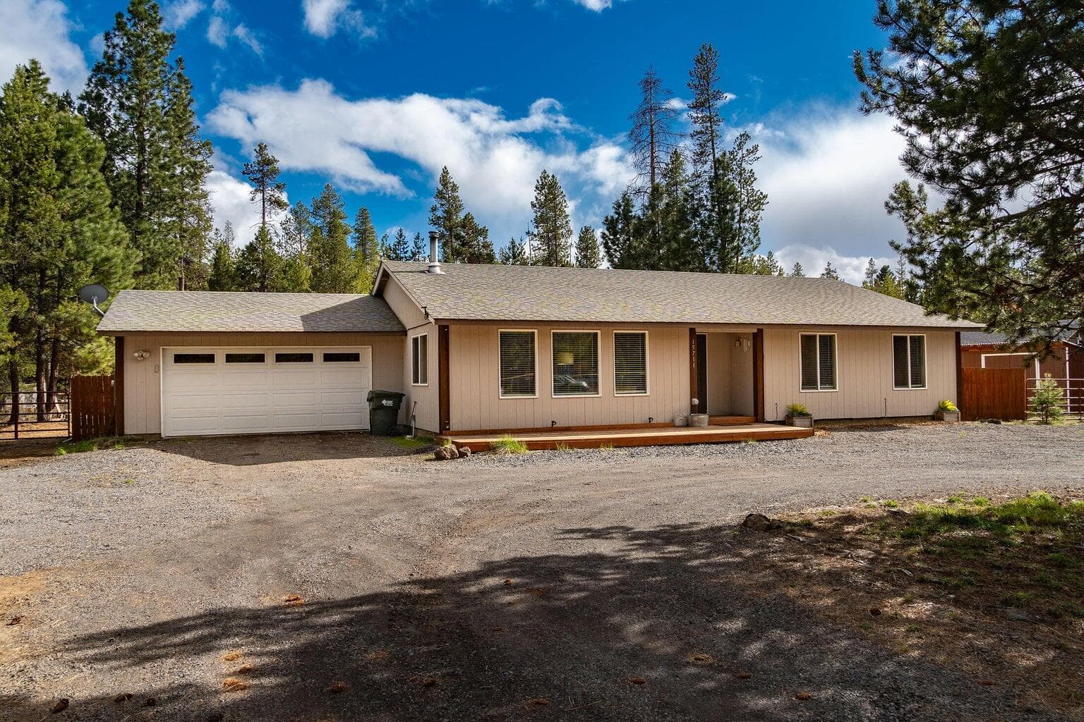 Photo of 15711 Park 1 of 26