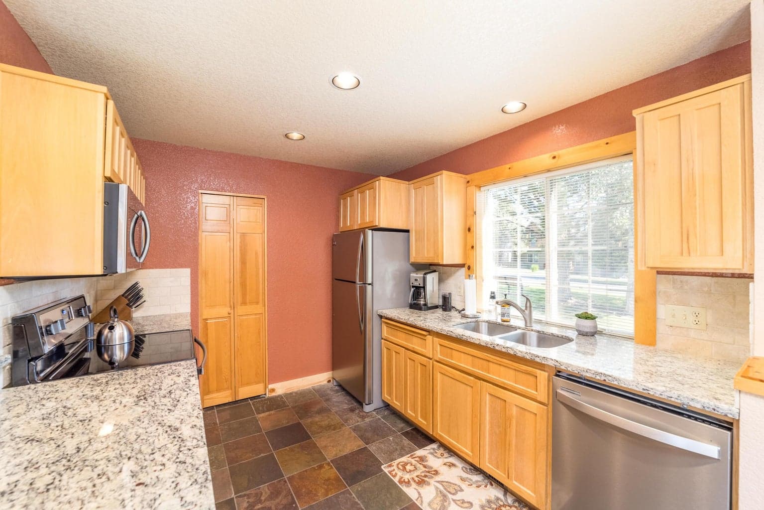 Photo of 1612 Prairie Falcon Drive 6 of 31