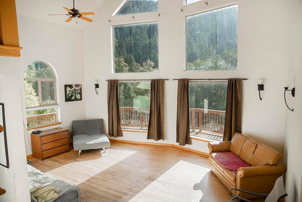 Photo of 950 Bear Creek 3 of 36