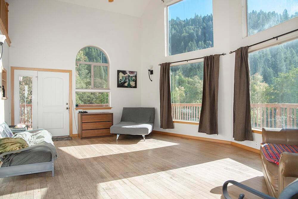 Photo of 950 Bear Creek 4 of 36