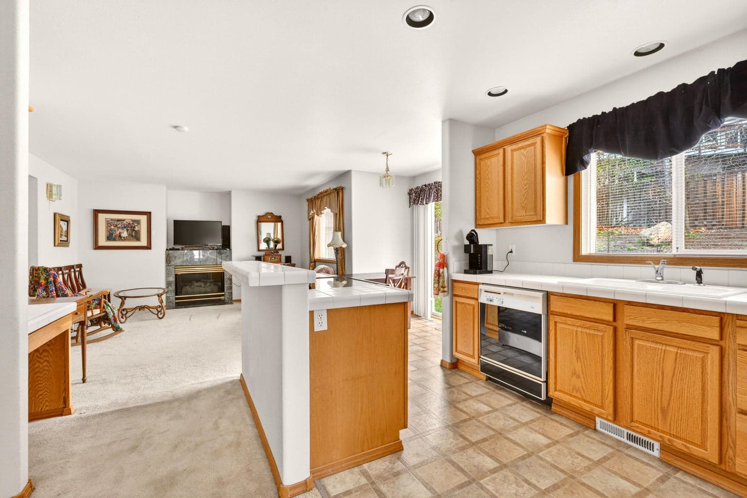 Photo of 3059 SW 36th Street 10 of 50