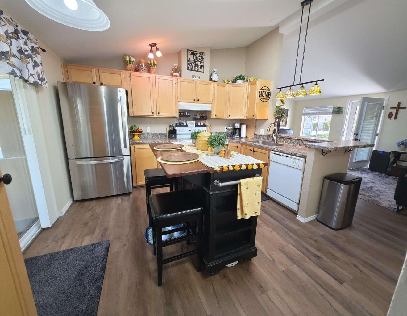 Brand new laminate floors in kitchen
