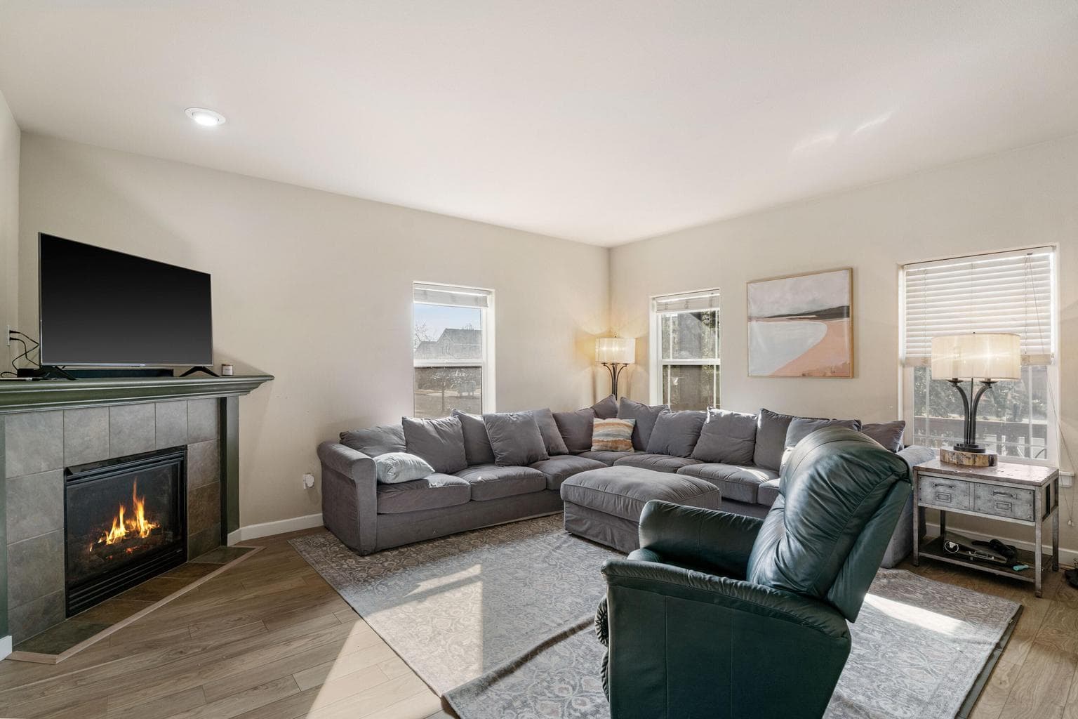 Photo of 21266 Capella 2 of 37