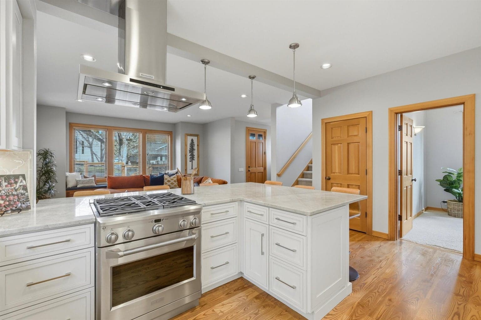 Photo of 1365 NW Jacksonville Avenue 10 of 48