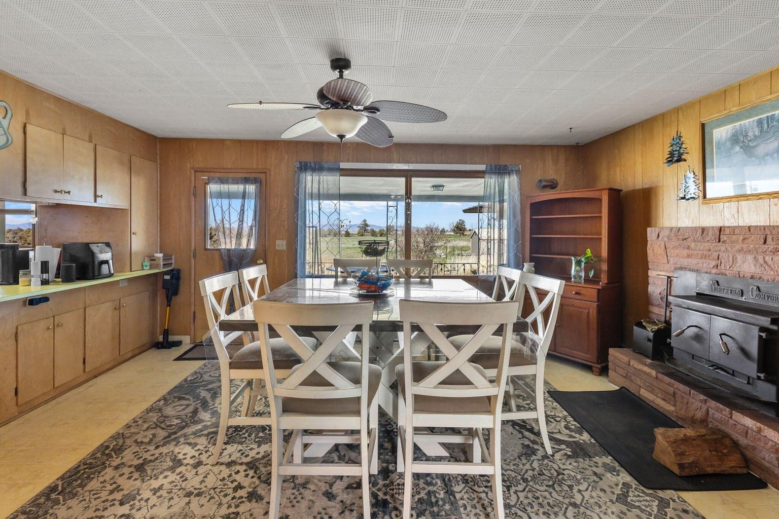 Photo of 2250 Elm 3 of 43