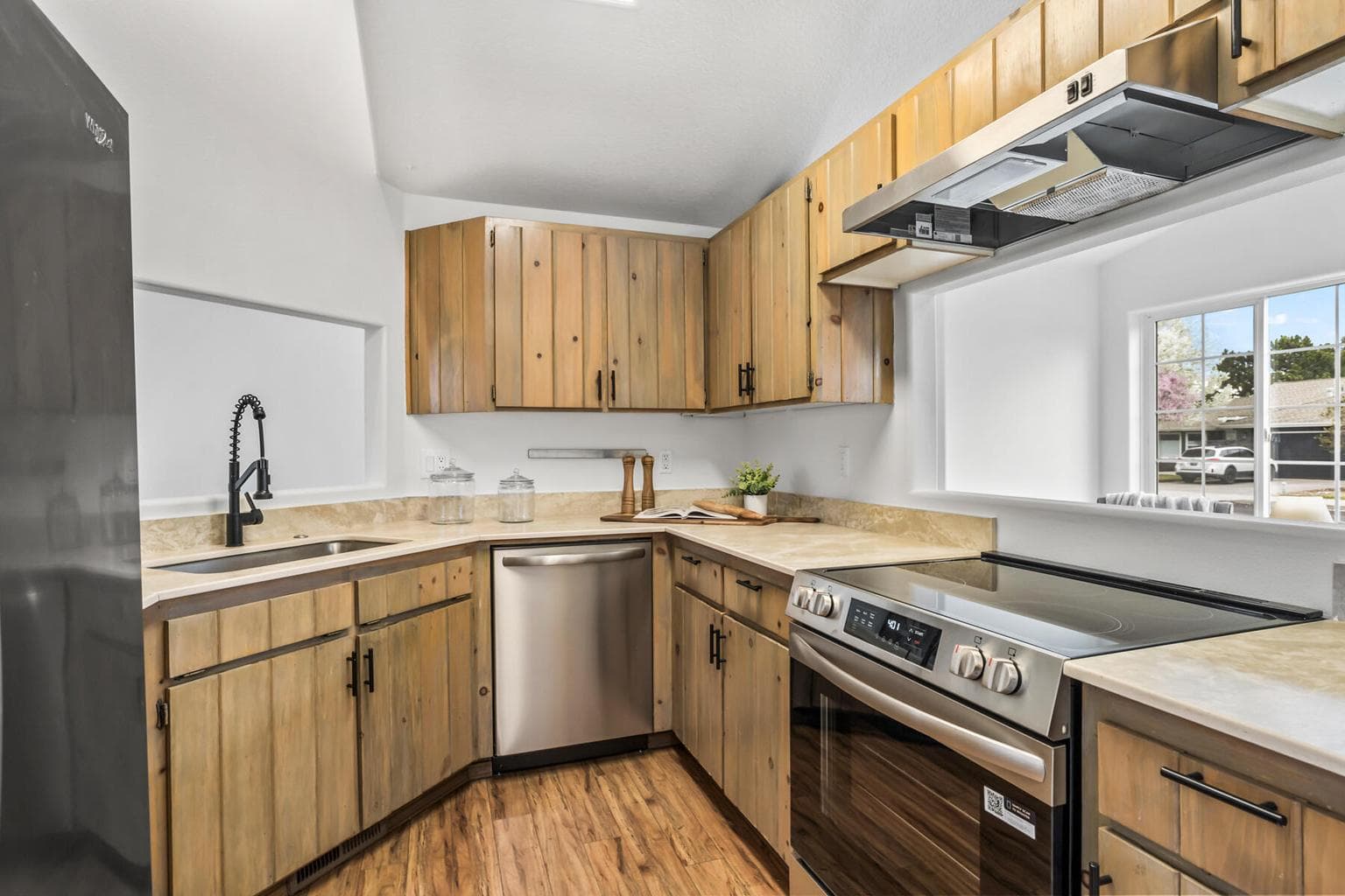 Photo of 730 19th 5 of 35