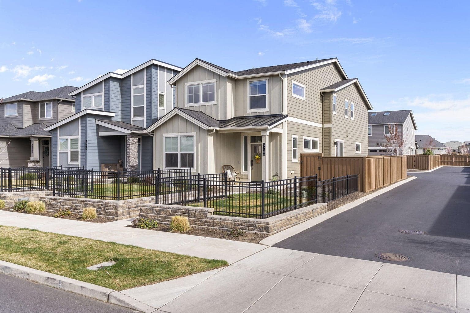Photo of 3722 Petrosa 2 of 48