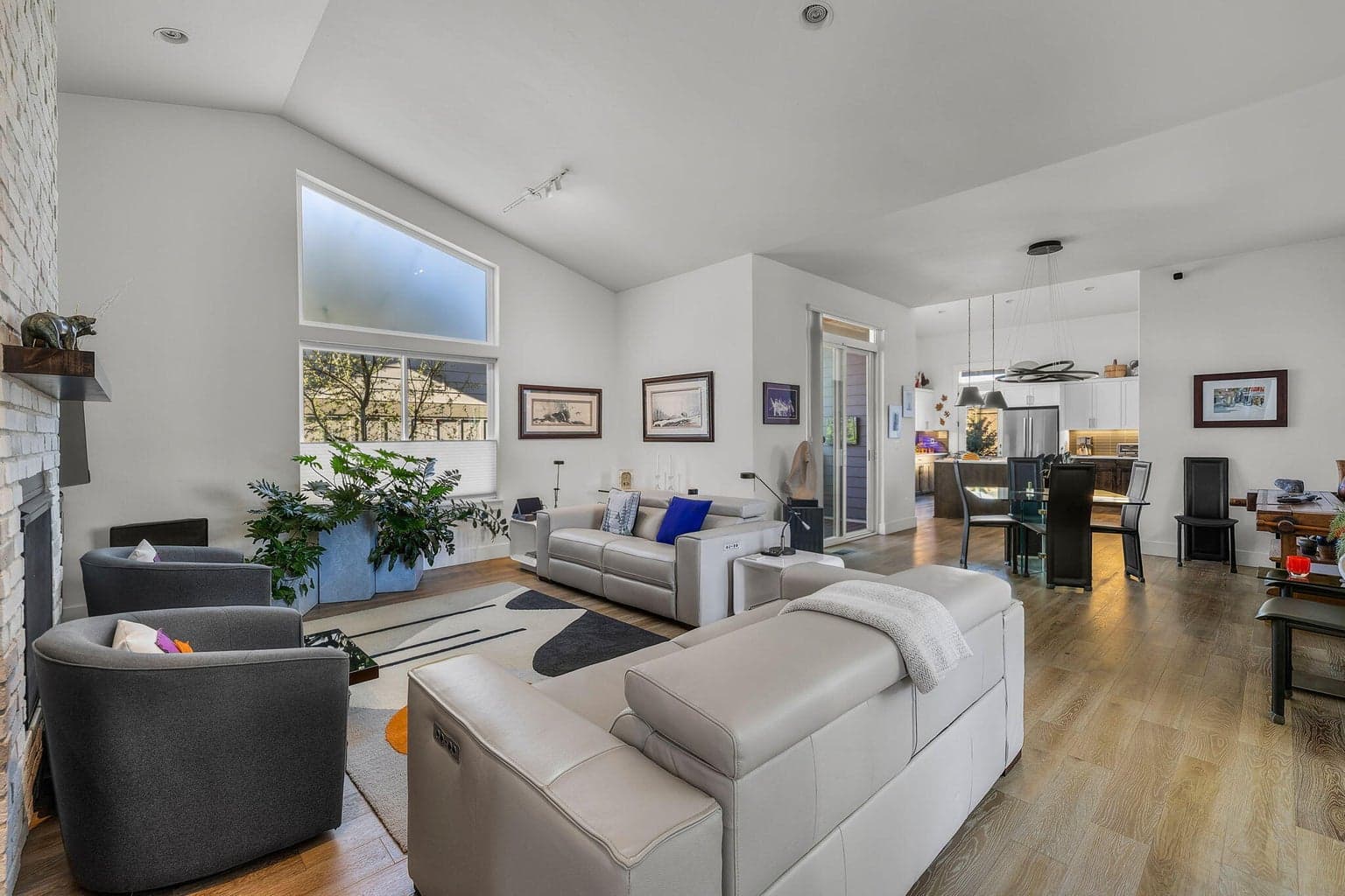 Photo of 3759 SW 45th Street 7 of 62