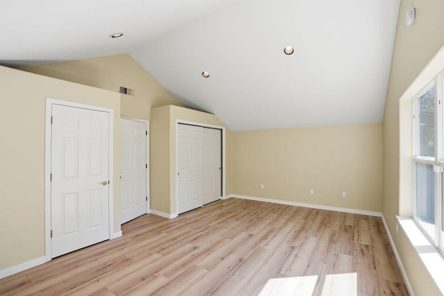 Photo of 3025 NW Fairway Heights Drive 18 of 32