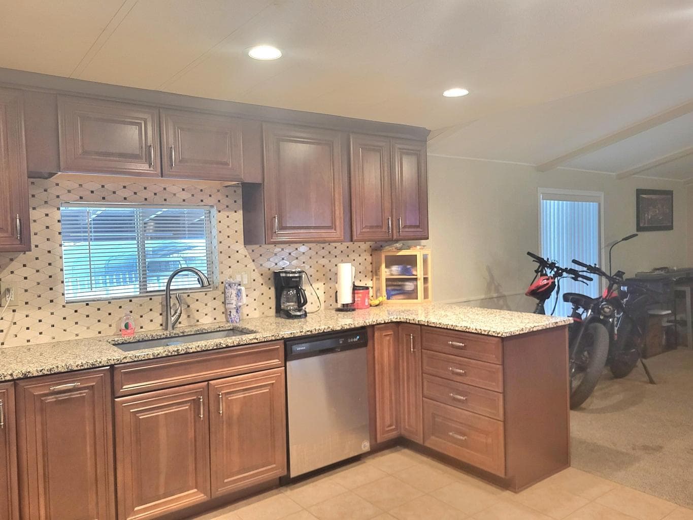 Photo of 6226 Evans Creek 5 of 24