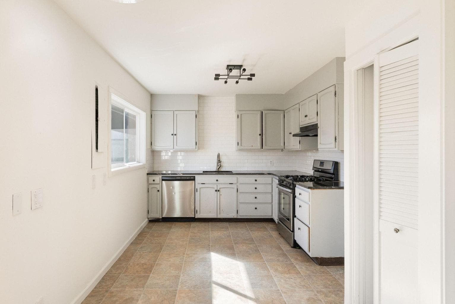 Photo of 1830 SW 16th Street 6 of 30