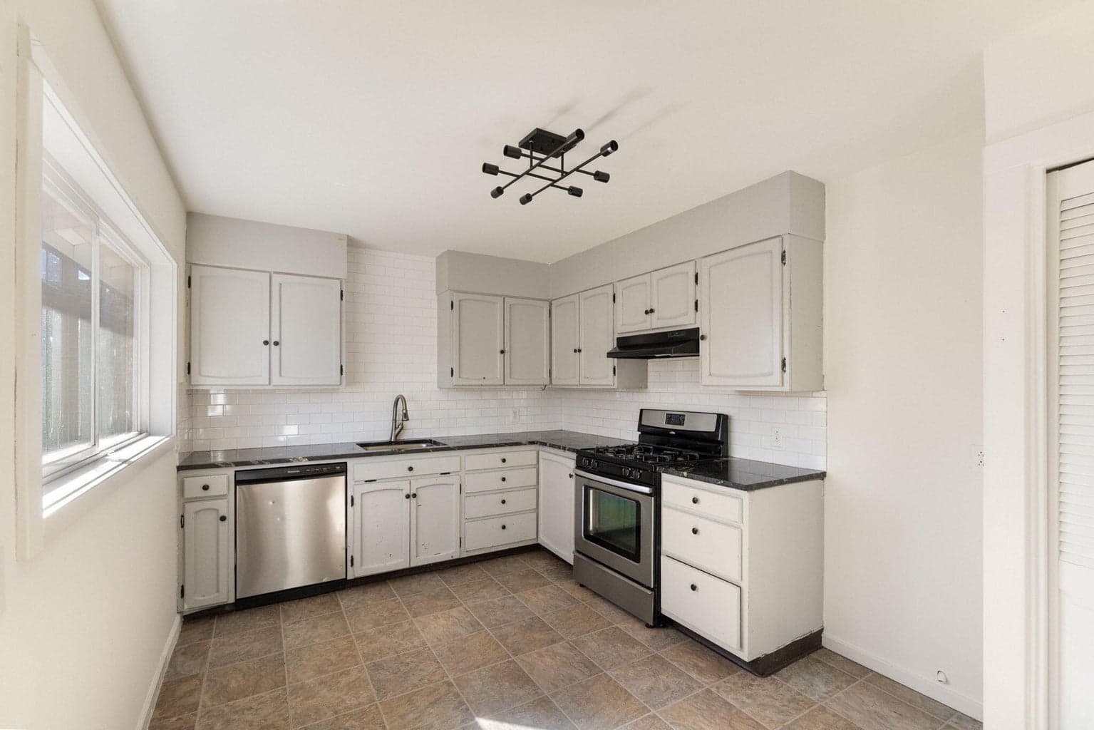 Photo of 1830 SW 16th Street 7 of 30