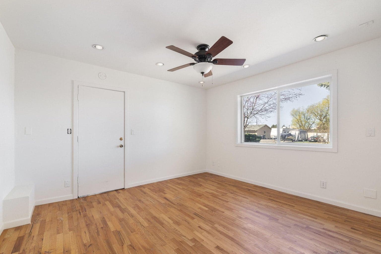 Photo of 1830 SW 16th Street 14 of 30