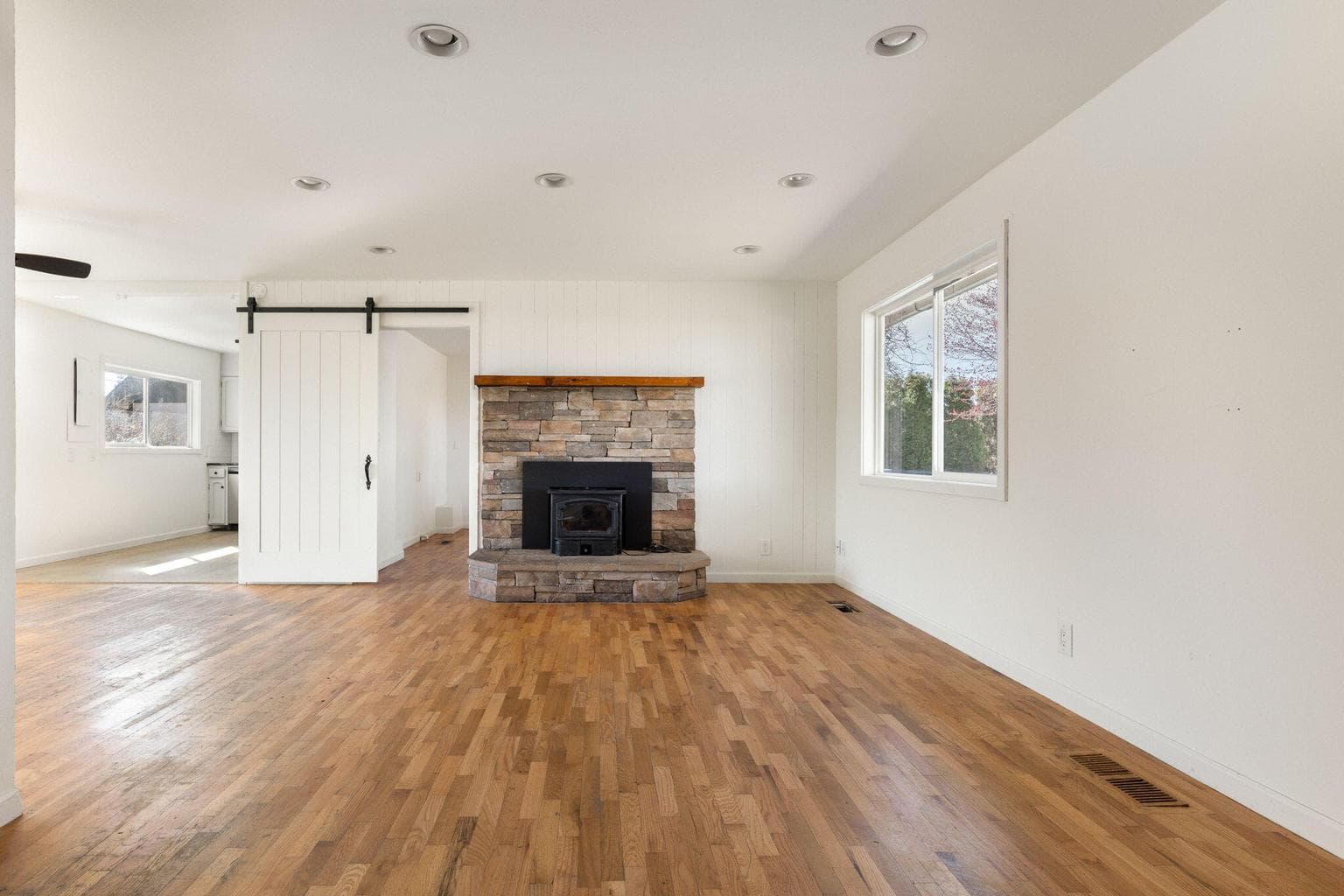 Photo of 1830 SW 16th Street 17 of 30