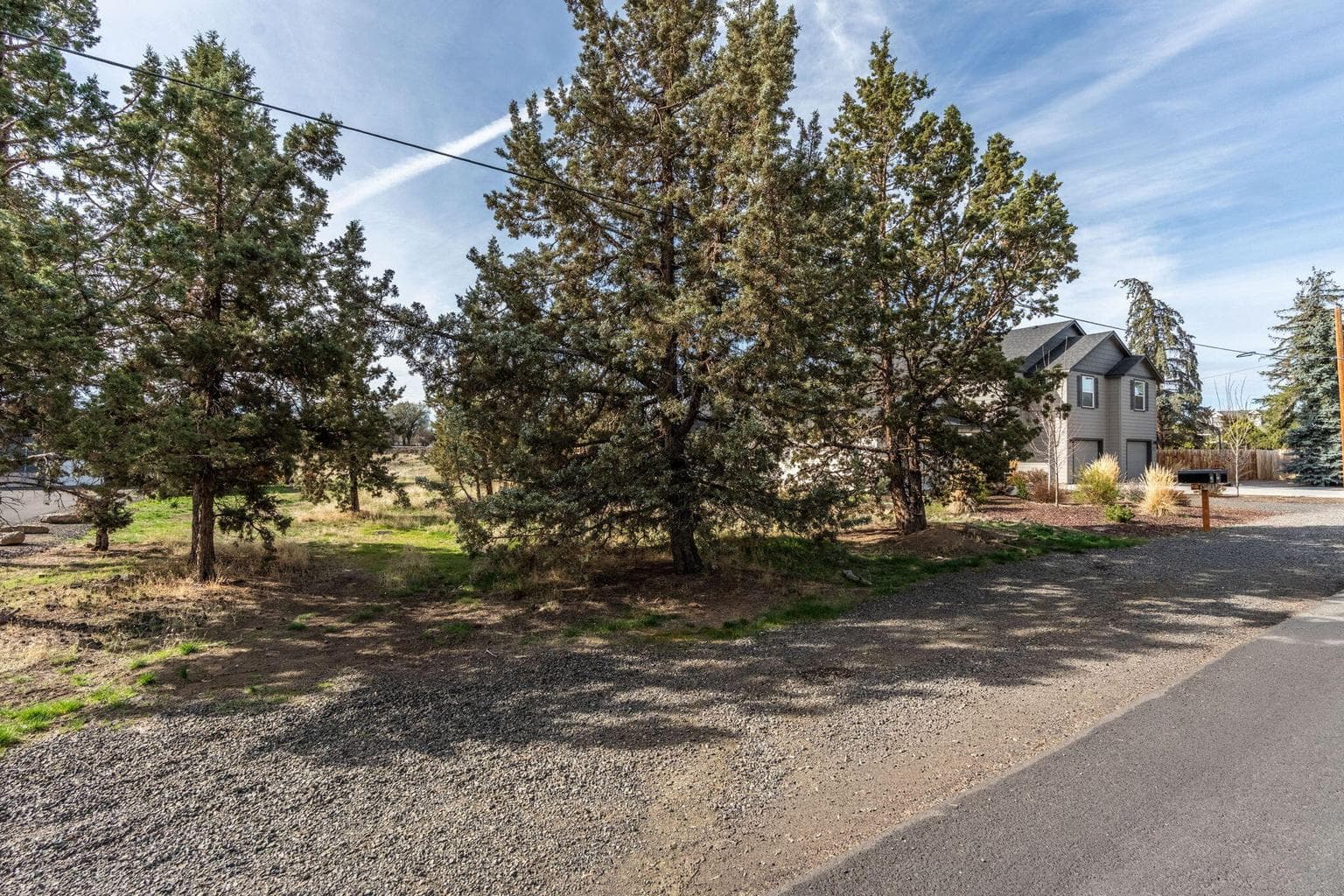 Photo of 2736 SW Glacier Avenue 8 of 17