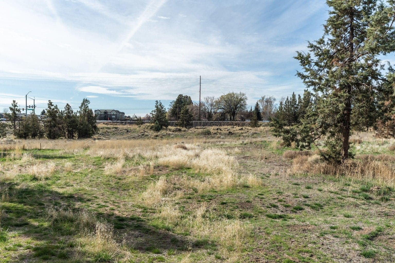 Photo of 2736 SW Glacier Avenue 9 of 17