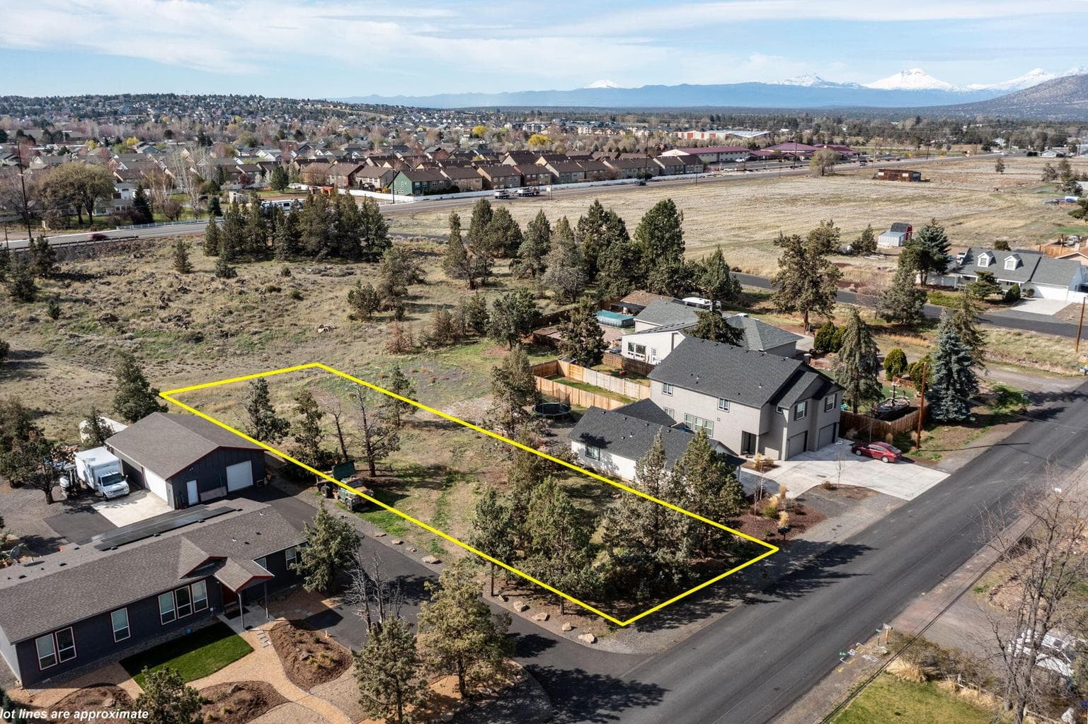 Photo of 2736 SW Glacier Avenue 7 of 17