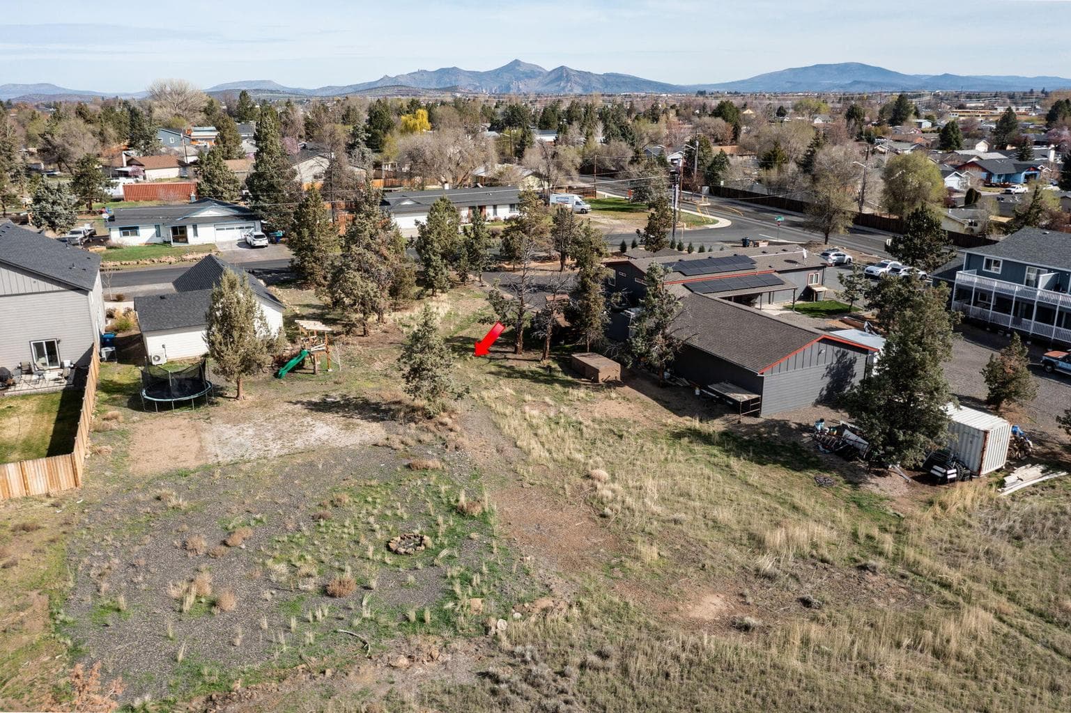 Photo of 2736 SW Glacier Avenue 14 of 17