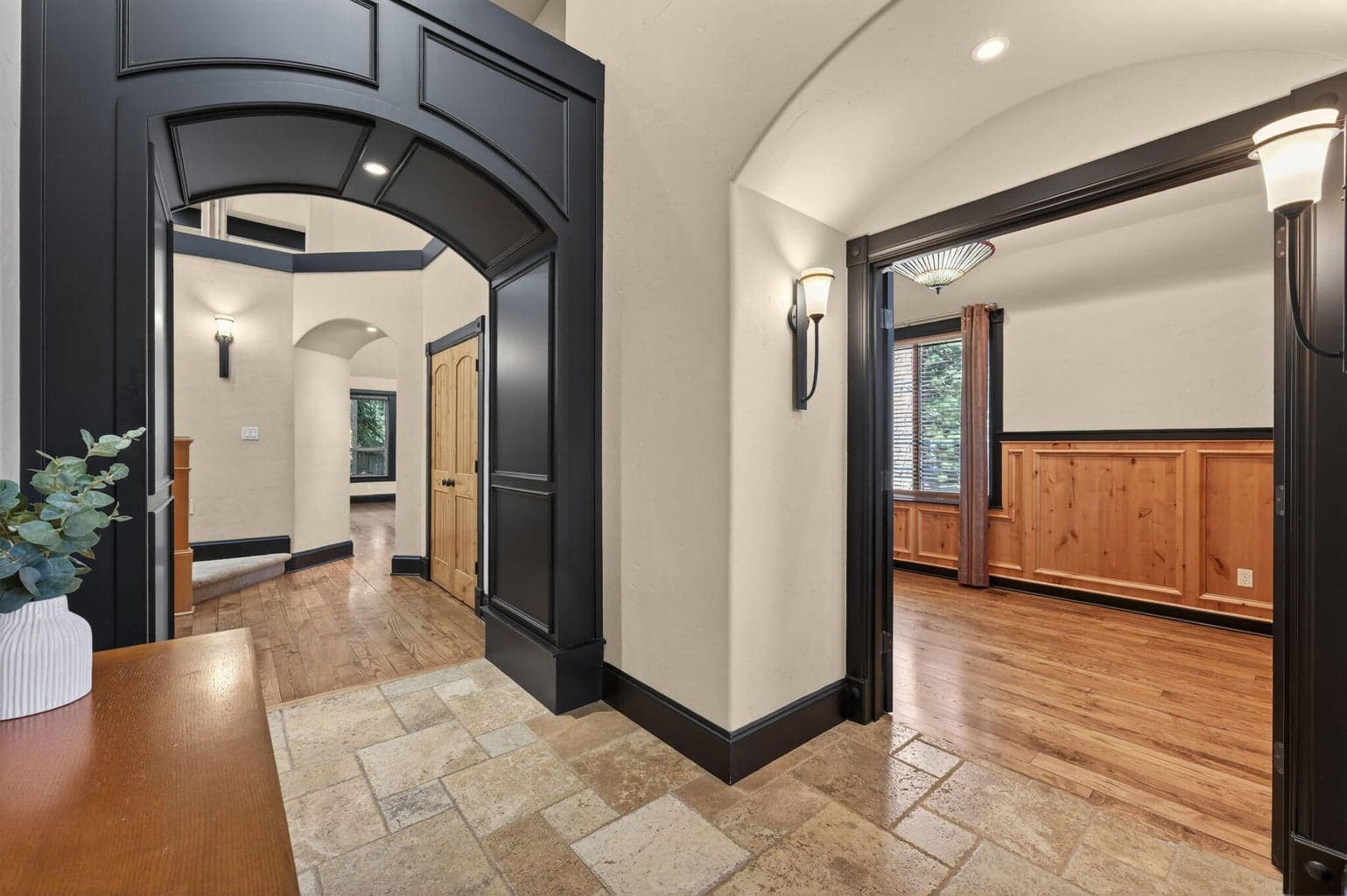 Photo of 60885 Oasis 2 of 37