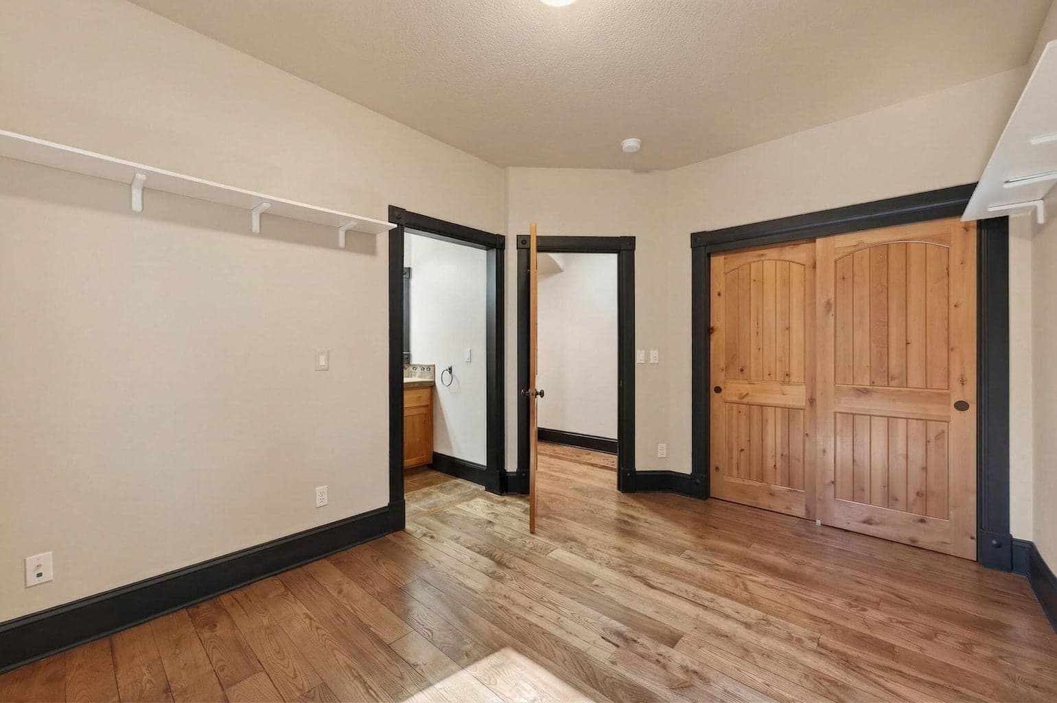 Second main level ensuite bedroom