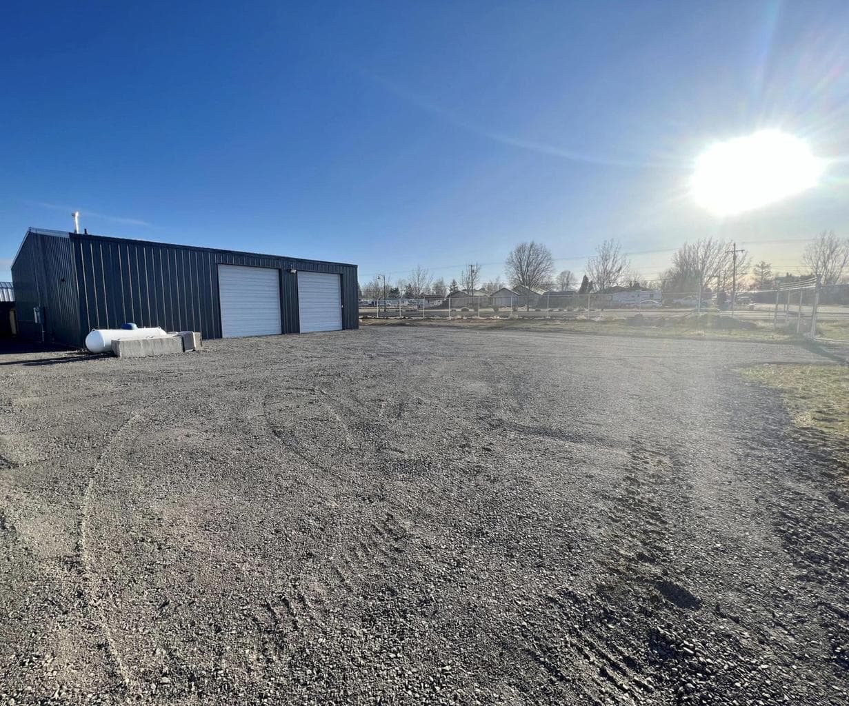 877 Jefferson, Metolius, 97741