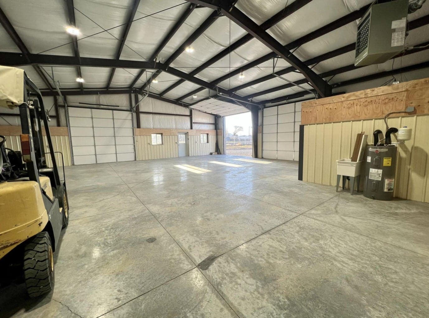 Photo of 877 Jefferson Avenue 8 of 15