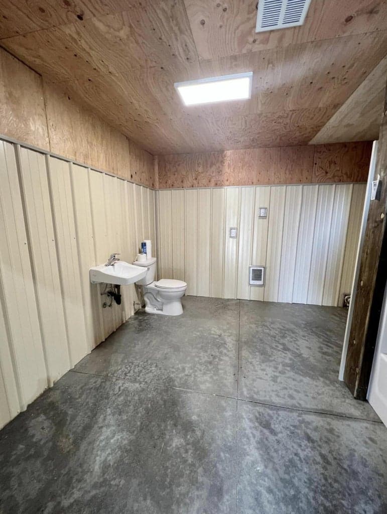 Photo of 877 Jefferson Avenue 12 of 15