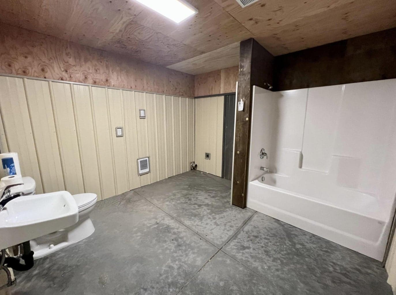 Photo of 877 Jefferson Avenue 13 of 15