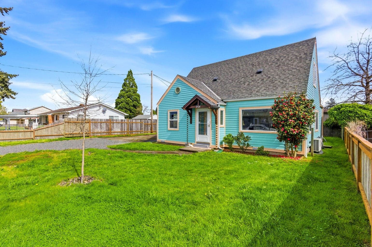 Photo of 2326 Evergreen 2 of 29