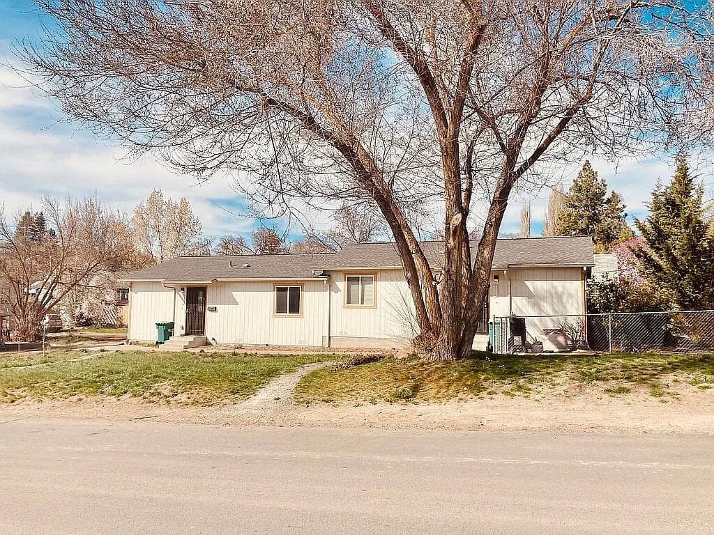 925 Fulton