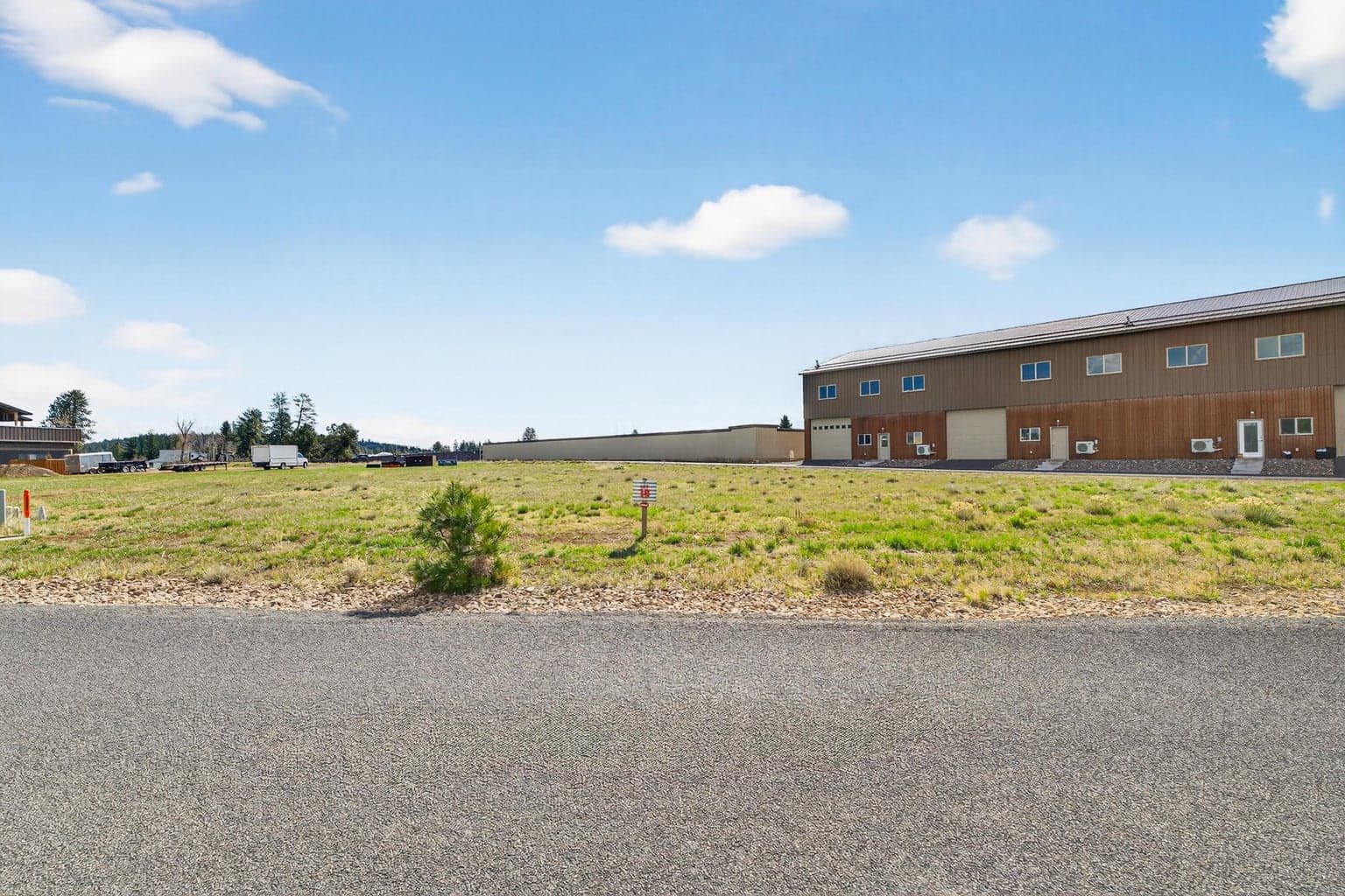 Photo of 221 E Sun Ranch Drive 16 of 19