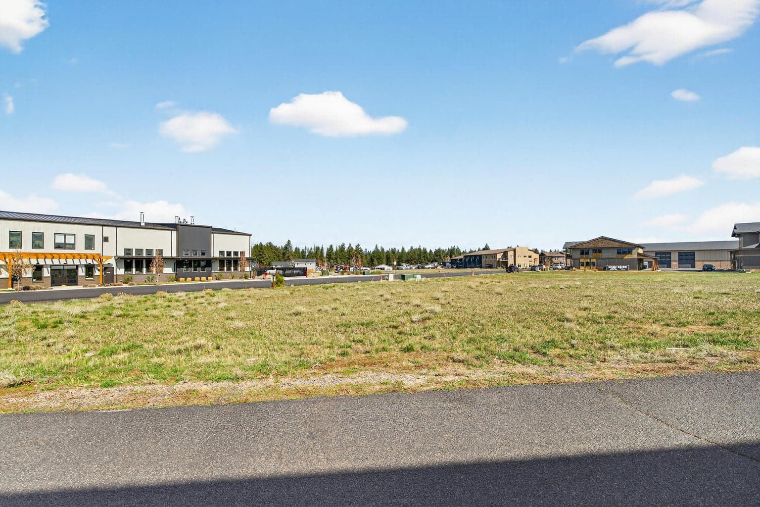 Photo of 221 E Sun Ranch Drive 18 of 19