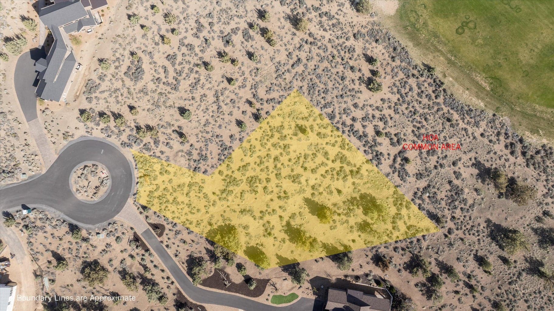 Aerial view of homesite on quiet culs-de-sac.