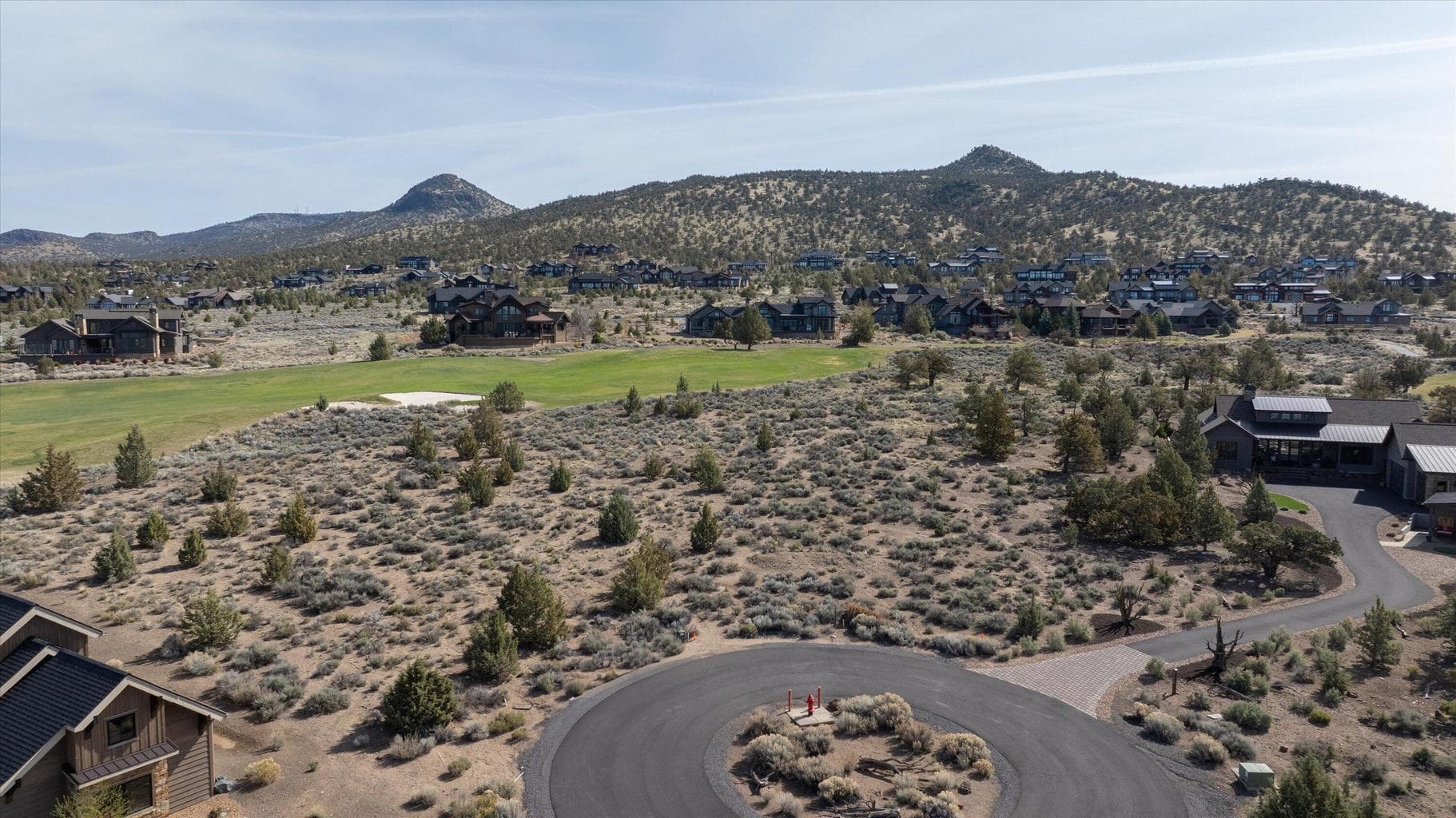 Homesite on the golf course with views of the Powell Buttes