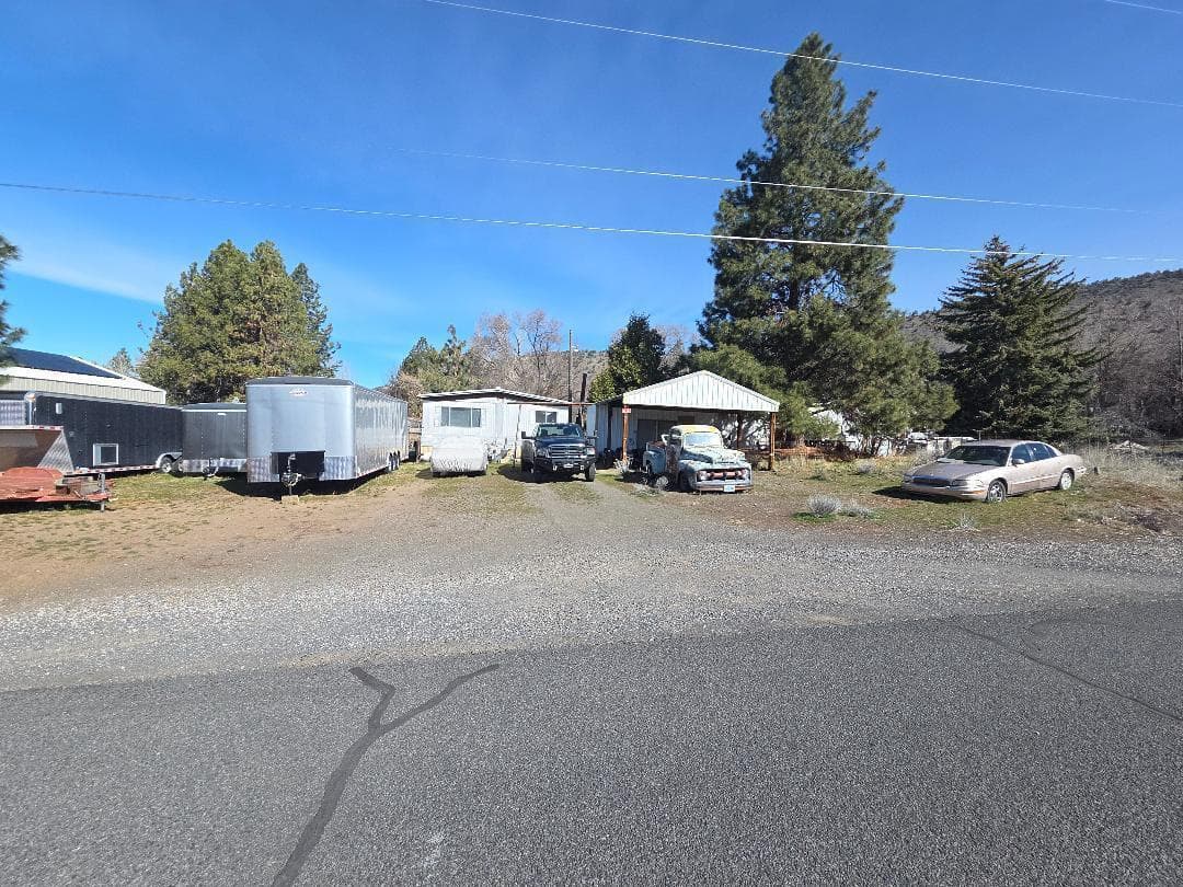 11727 Clovis