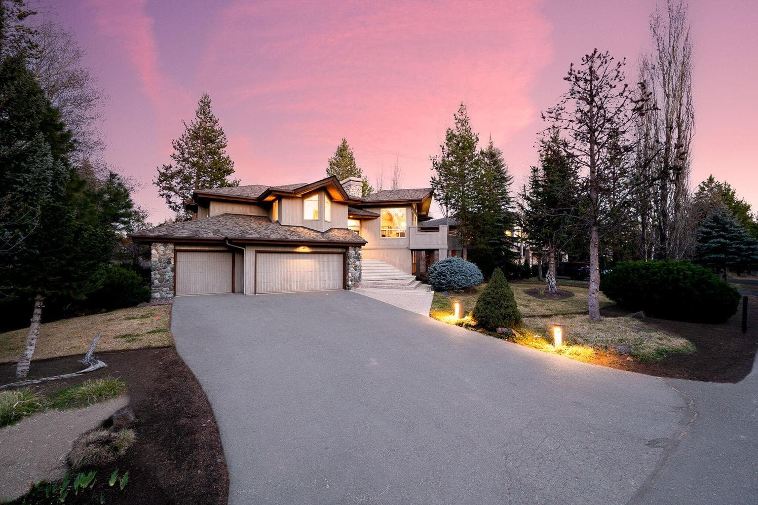 Photo of 58010 Mulligan Lane 1 of 51