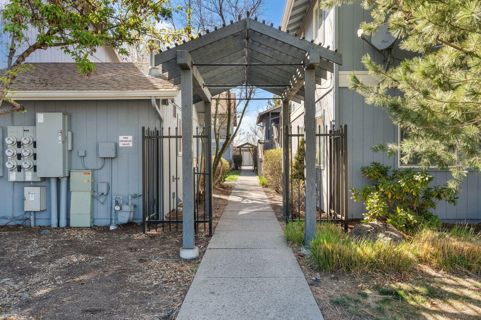 Photo of 1015 4th 2 of 29