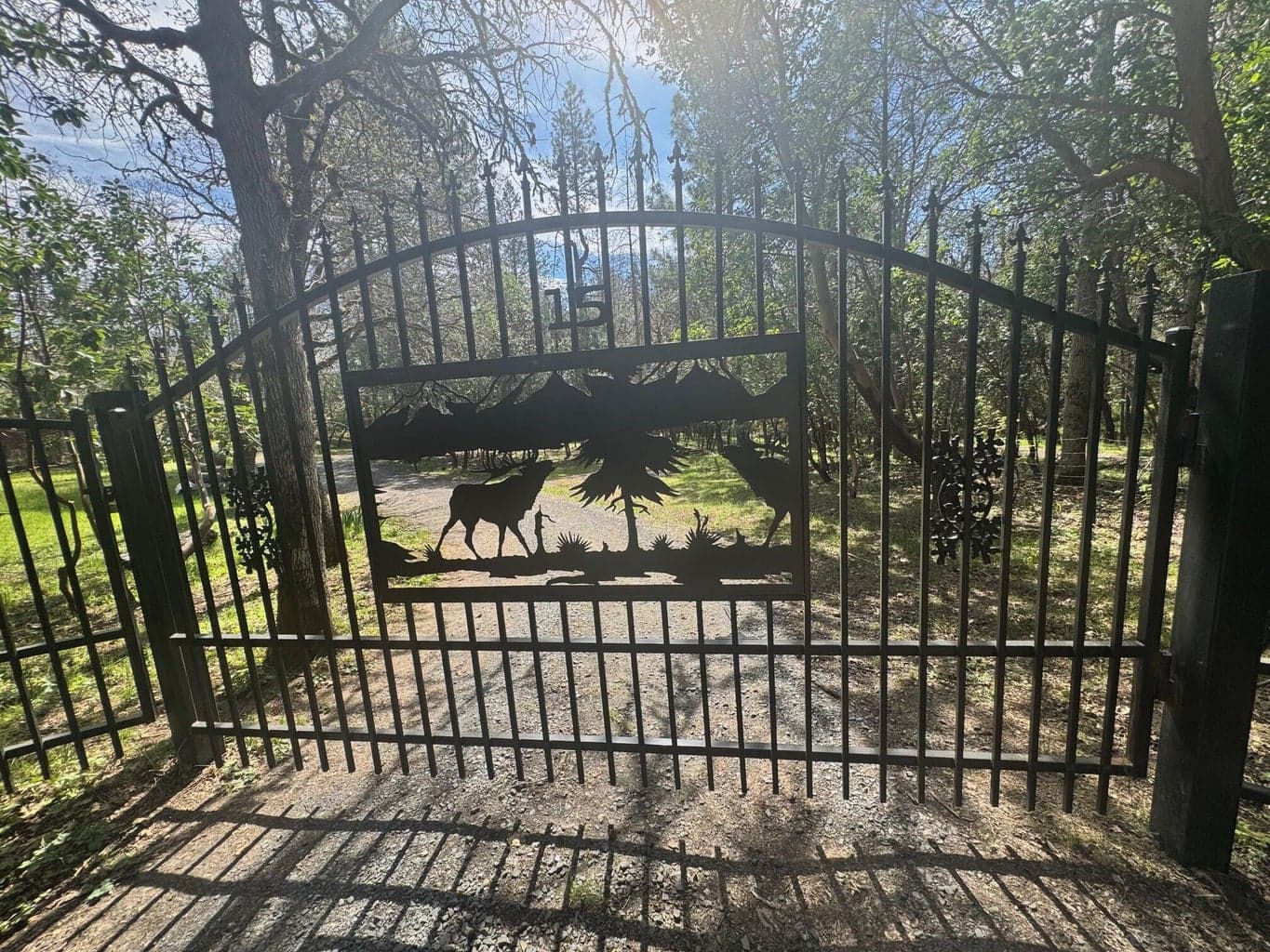 15 Twin Oaks