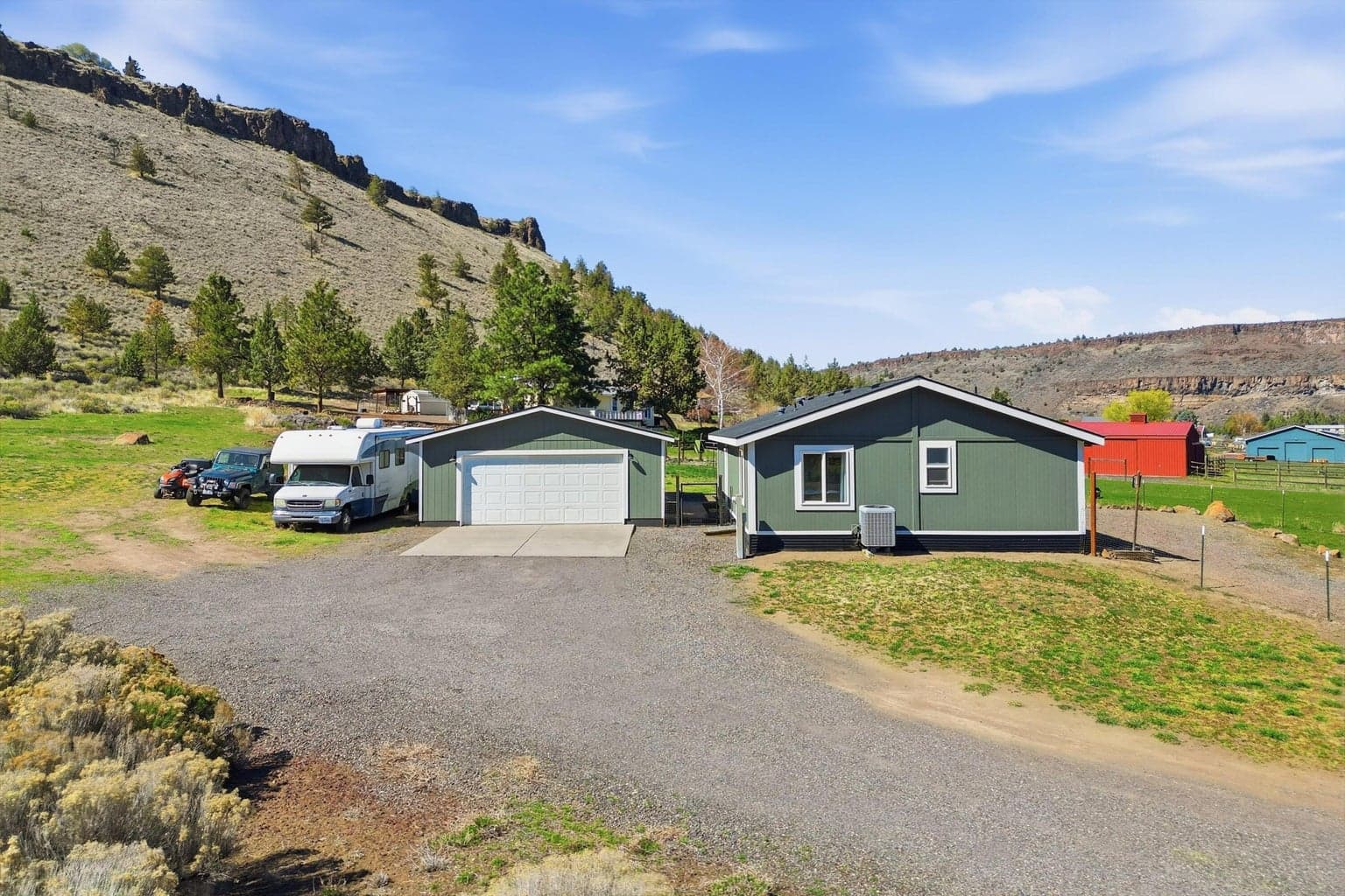 Photo of 11480 Horny Hollow 2 of 31
