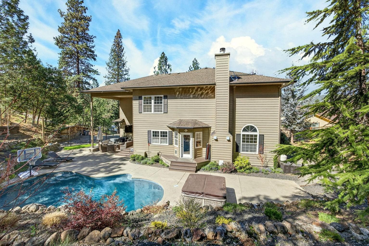 Photo of 120 Ponderosa Way 1 of 74