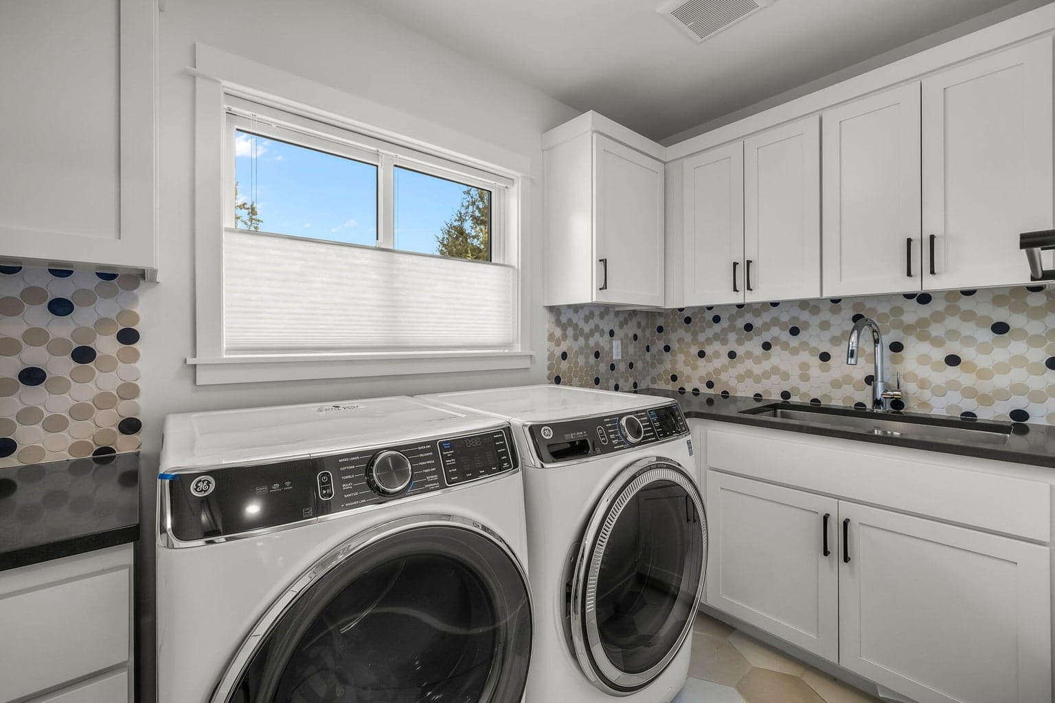 Photo of 19056 NW Mount Shasta Drive 31 of 46