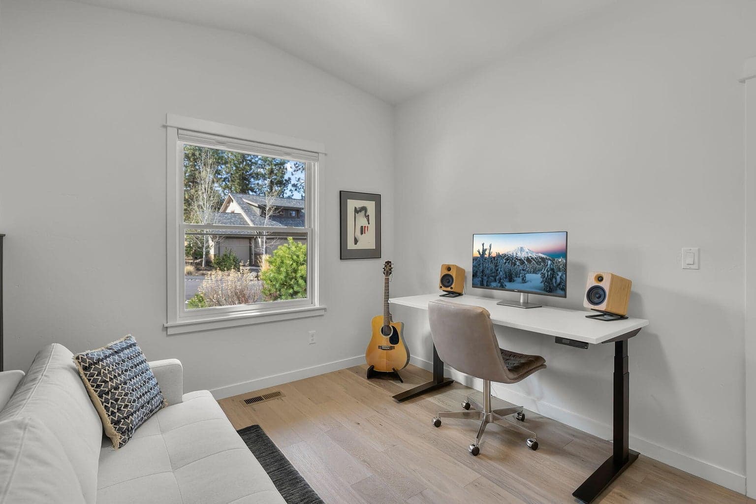 Photo of 19056 NW Mount Shasta Drive 12 of 46