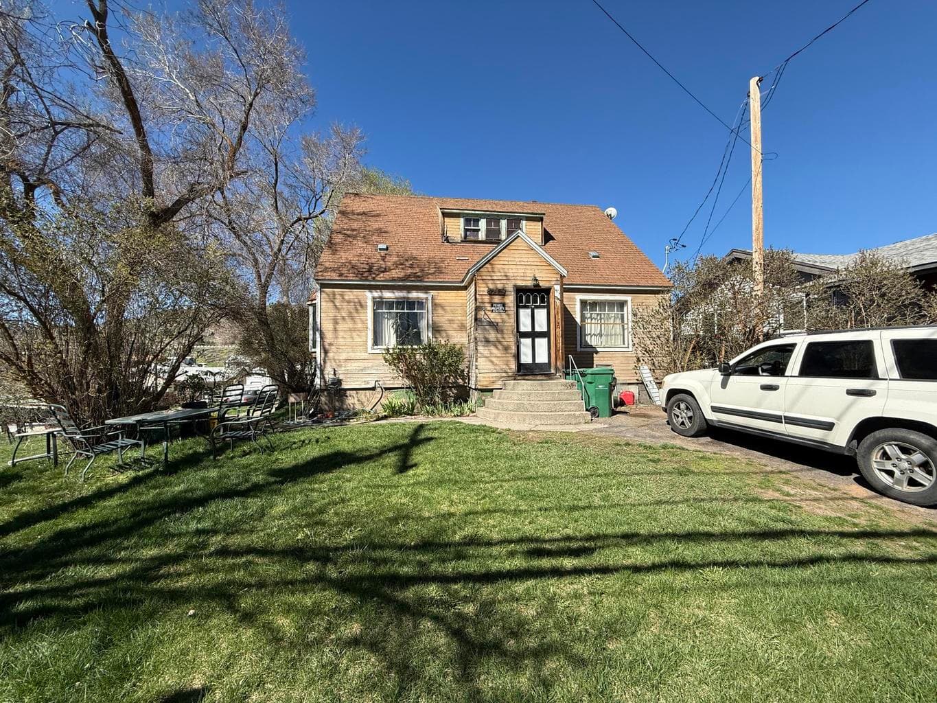 Photo of 1740 Riverside 2 of 30