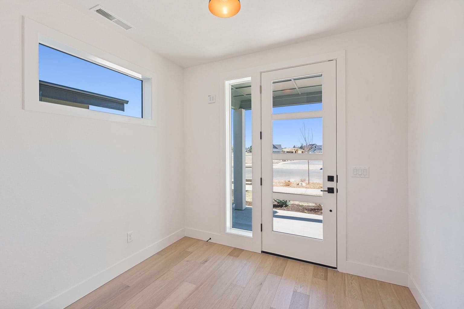 Photo of 61185 SE Wagyu Drive 10 of 43