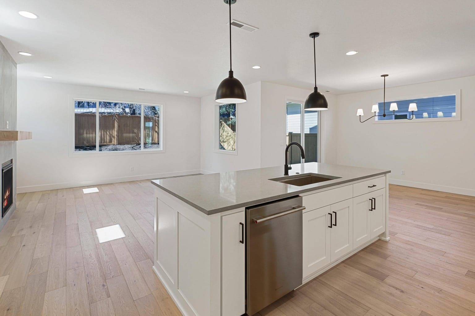 Photo of 61185 SE Wagyu Drive 18 of 43