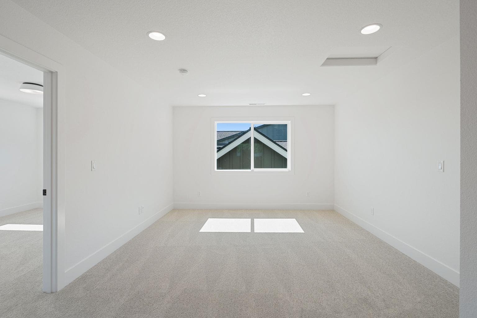 Photo of 61185 SE Wagyu Drive 27 of 43